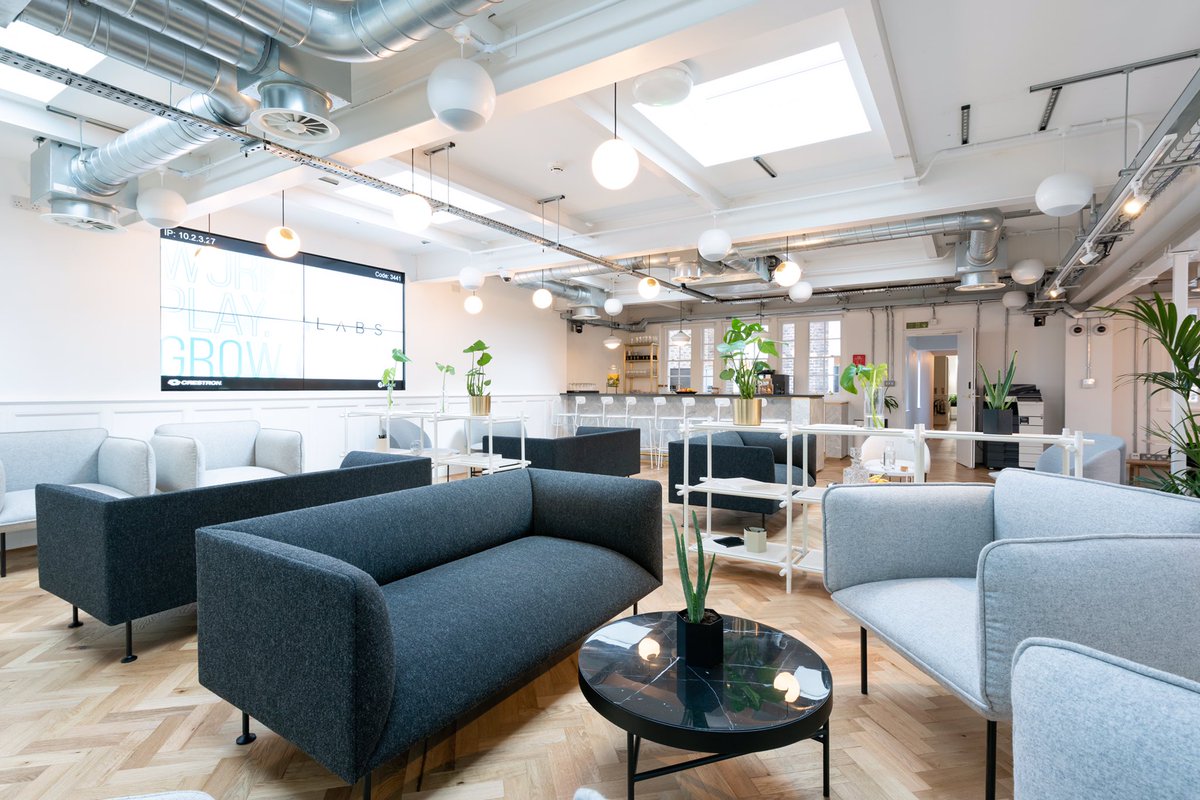 OdGroupLondon's tweet photo. Where do your employees relax away from their desks at lunch? Take a look at a couple of our projects for ideas
#designideas #healthandwellbeing #wellbeing #stafflounges #officedesign #interiors #workplace #interiordesign #odgroup #officeideas #designandbuild https://t.co/VIde3Oreq5