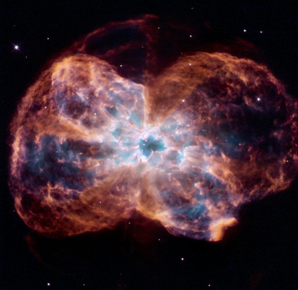 NASAHubble's tweet photo. #HubbleClassic This beautiful, bow-tie-shaped nebula was produced by a dying star similar to our Sun. Called NGC 2440, it lies in the constellation Puppis, about 4,000 light-years from Earth: https://t.co/KTGPwHyowI https://t.co/nBeMXSRIDM