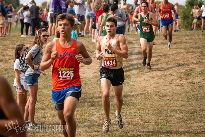 bbeck34's tweet photo. Happy 18th birthday to the best friend I’ve ever had @franl14matthews ! Exec president, XC captain, incredible artist, and the greatest friend. So proud of who you are and who you will become. No doubt you’ll go big places. Once again, a true gentleman and scholar. https://t.co/WfKibGNi7P