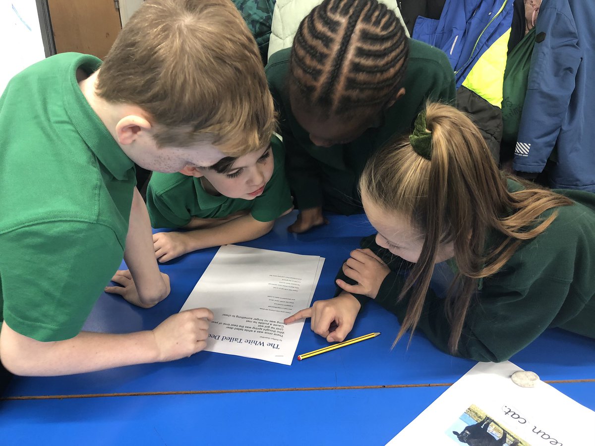 TimbertreeYr4's tweet photo. We looked at Limericks and found out itβs a type of poem with 5 lines. 3 lines rhyme and the other 2 rhyme. #brilliant #funtoexplore #amazing. Tweeted by Alfie F and Amelia https://t.co/Oi74nJxrta