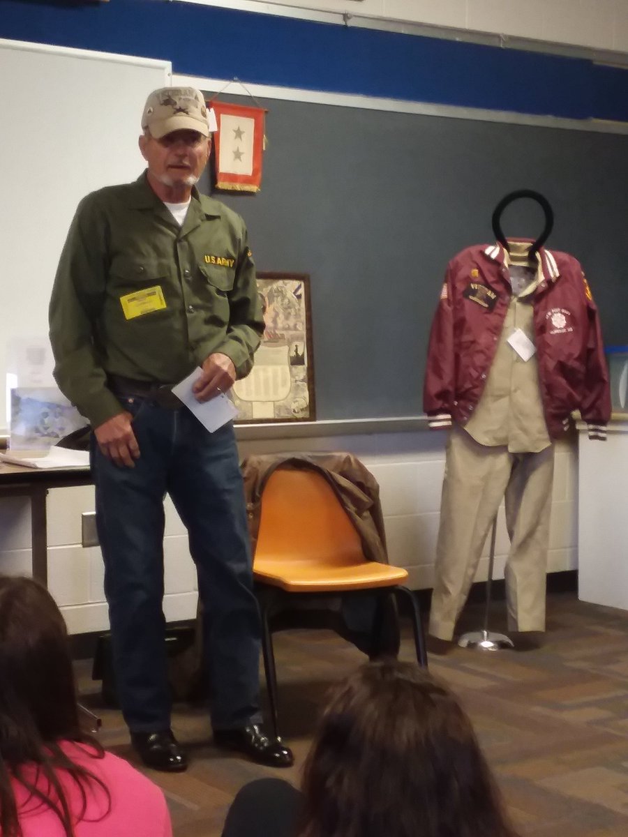 jonesewski's tweet image. Honored to have Veterans take time to come @RoysterProud to give a face to our military and make history come alive. #muchrespect
#chasinggreatness 
@DonEppsEDU 
@JeffSchoenberg2