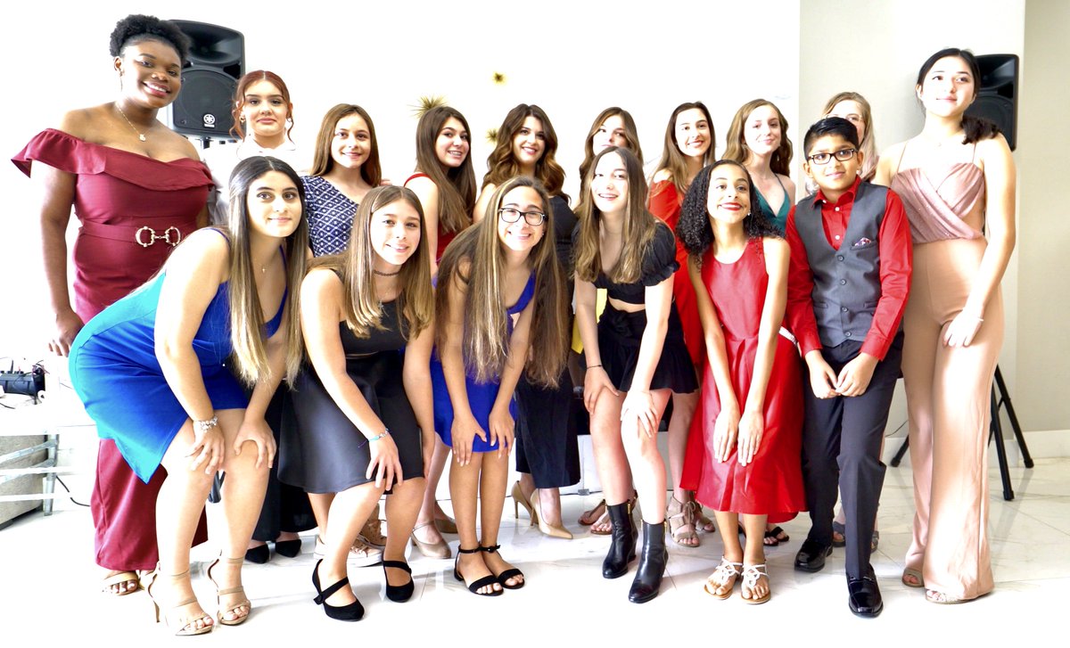 SklarTeam's tweet photo. The Sklar Team is proud to be a part of the #WestonMusicSociety! This past Sunday, they had a sold out crowd at the Member Appreciation event featuring @RisingStarzLLC and Jose Valez. https://t.co/Tuuc0yi7wg