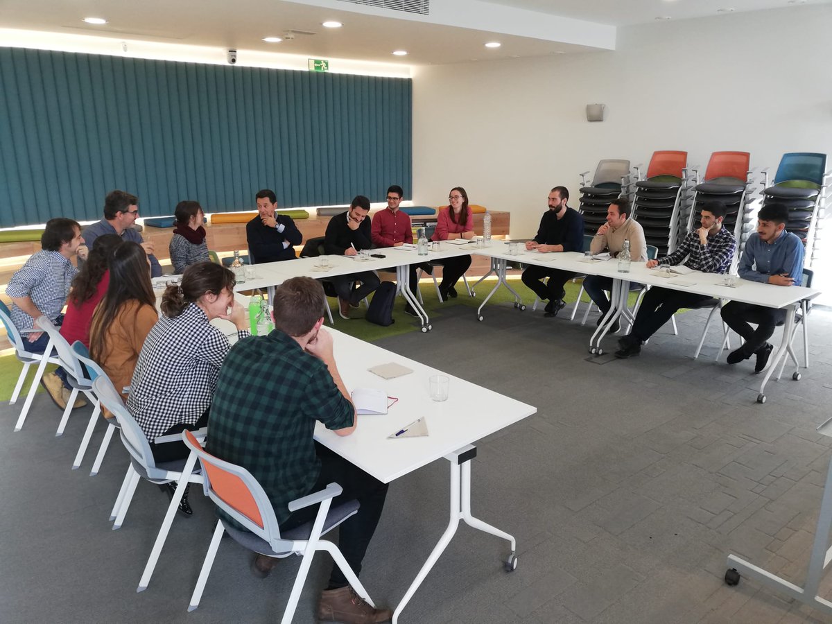 TheCircularLab's tweet image. Momentos de la presentación de resultados por el equipo de #CircularTalentLab ➡ Hemos analizado la encuesta de análisis del ciudadano reciclador, con 1.130 encuestados para crear diferentes perfiles y arquetipos, y con la presencia de equipos de #Ecoembes y #TheCircularLab ♻