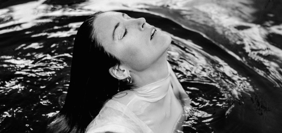 [Noticias]

<a href="/PennyNecklace/">PENNNY</a> presenta single y videoclip: 'Agua'. ¡No te pierdas su concierto mañana en <a href="/ElIntrusoMadrid/">El Intruso Madrid</a>!

➡️ musicazul.com/noticias-penny…

#PennyNecklace #Agua