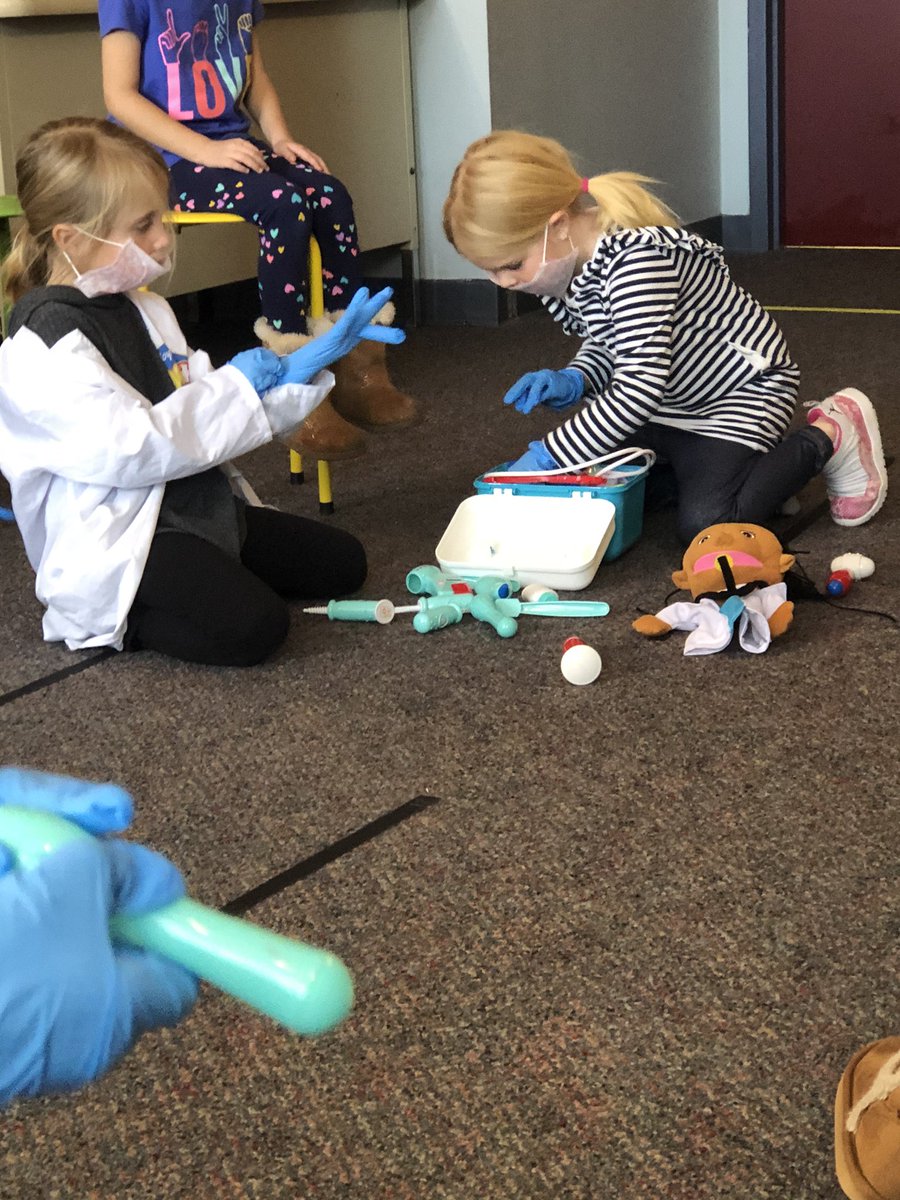 lse_theatre's tweet photo. Hospital dramatic play is always a hit with Kindergarten! #lsetheatre #dramaticplay
@LoneStarElem https://t.co/SDqLllL8pJ