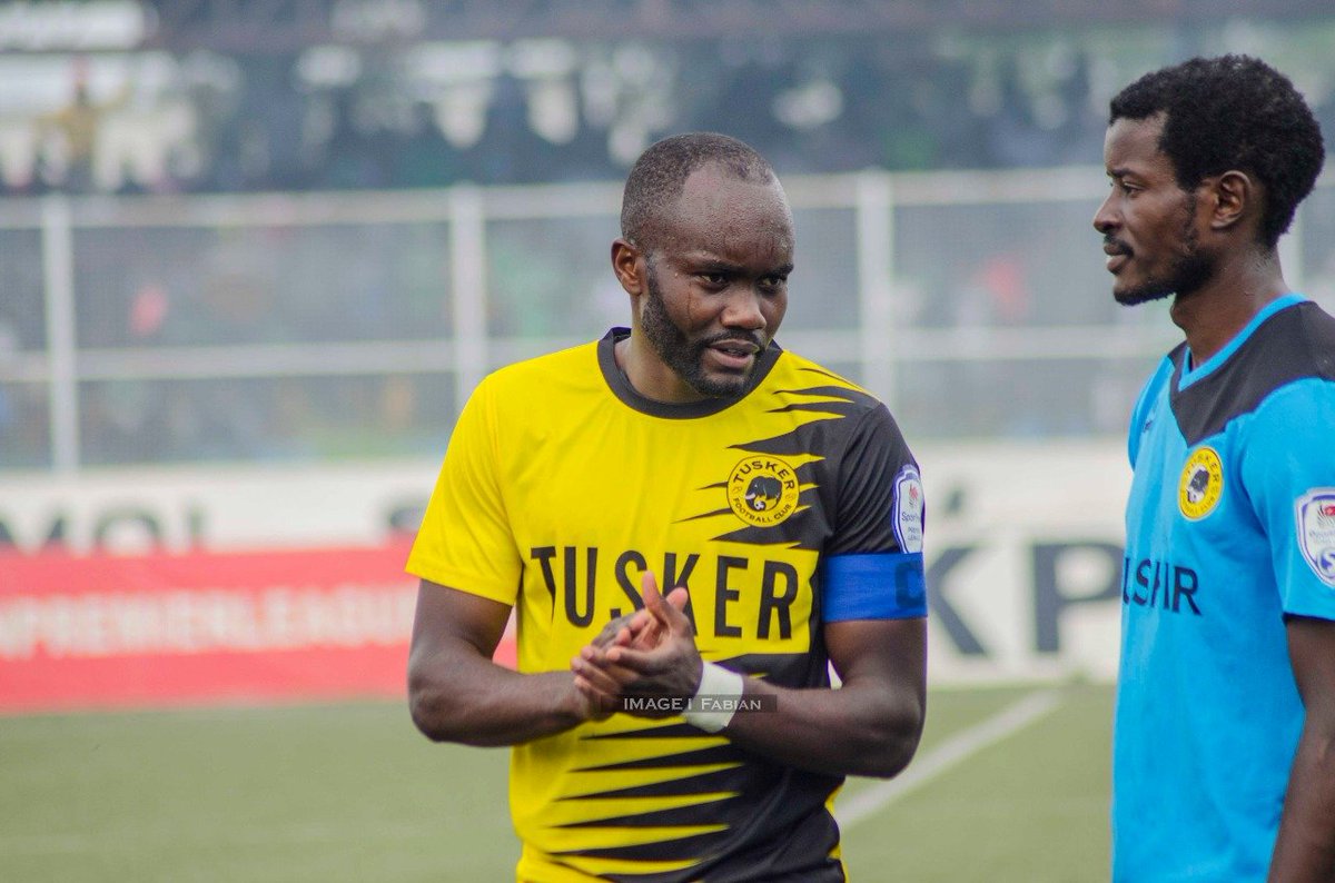 Fabian_Odhiambo's tweet photo. After 9 rounds of the Kenyan Premier League, the highest scoring strikers are;
Timothy Otieno (Tusker)
John Mark Makwatta (Leopards)
Elvis Rupia (Wazito)
5 goals each.
#NumbersCheck https://t.co/eAZb6YIJDq