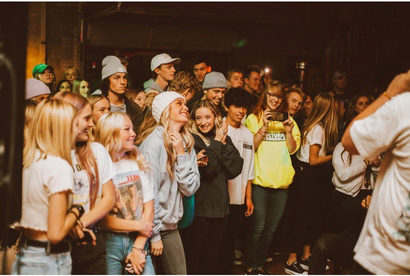 graysonpalmer's tweet photo. girl music https://t.co/KahdzrgY8y
