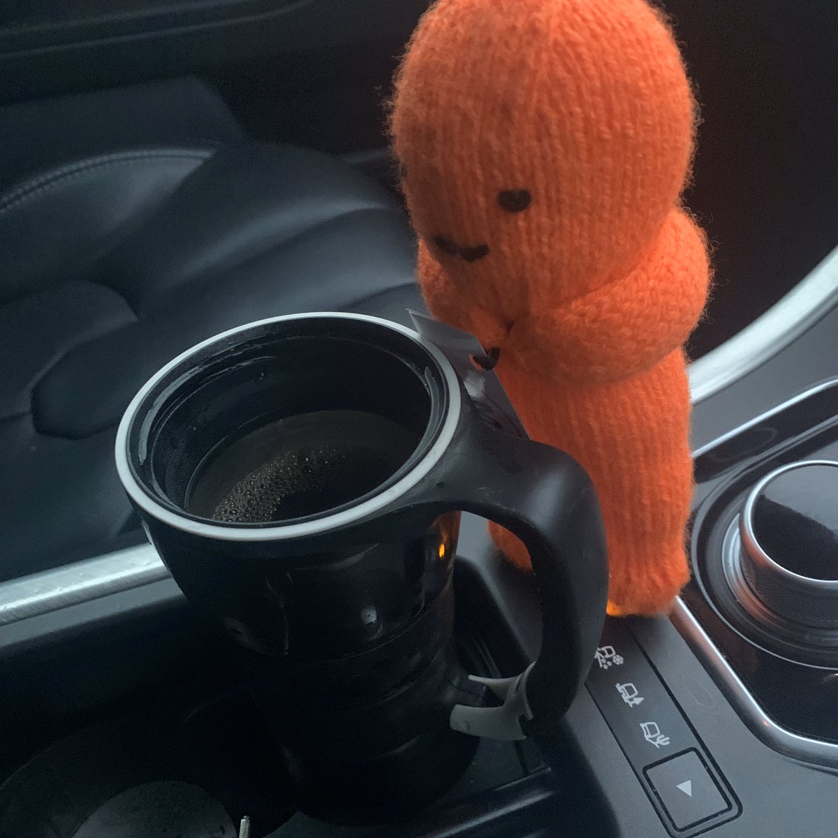 toniosullivan24's tweet photo. My aunt is undergoing chemotherapy and doesn’t feel up to leaving the house - Instead, her #MyelomaBuddy “Basil”, has instead joined me for a day of travel! 

I wonder where he’ll go next!! 
.
.
.
@MyelomaUK @theMMRF #MyelomaAwareness #YorkshireSupport #Awareness #Coffee https://t.co/MY1KwyhKfi
