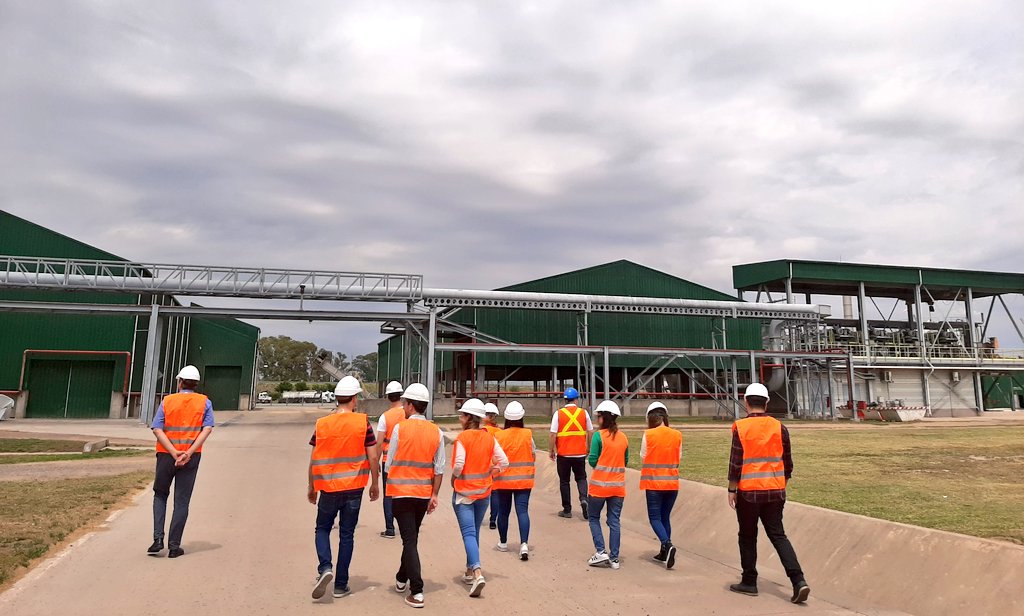 Esta mañana junto a los #JóvenesBCCBA visitamos la planta de Bioetanol de <a href="/ACAcoop/">ACA</a> AcaBio, gracias César Salvatori y todo el equipo por recibirnos y mostrarnos una industria que nos enorgullece  como cordobeses 🌽
#Bioetanol
#Bioenergía
#MásMaíz 
#ComunidadBCCBA