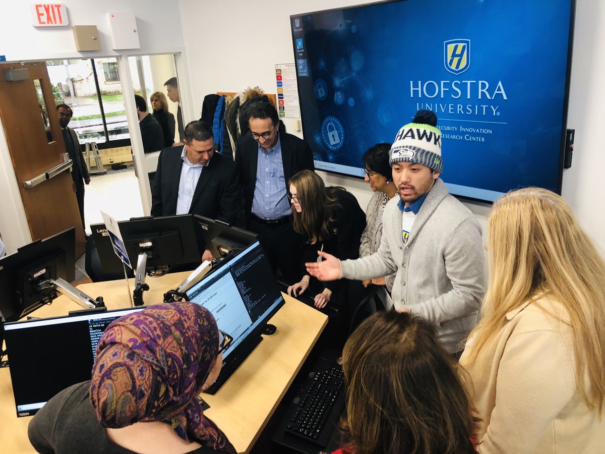 Hofstra University tweet media