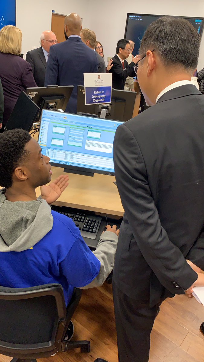 Hofstra University tweet media