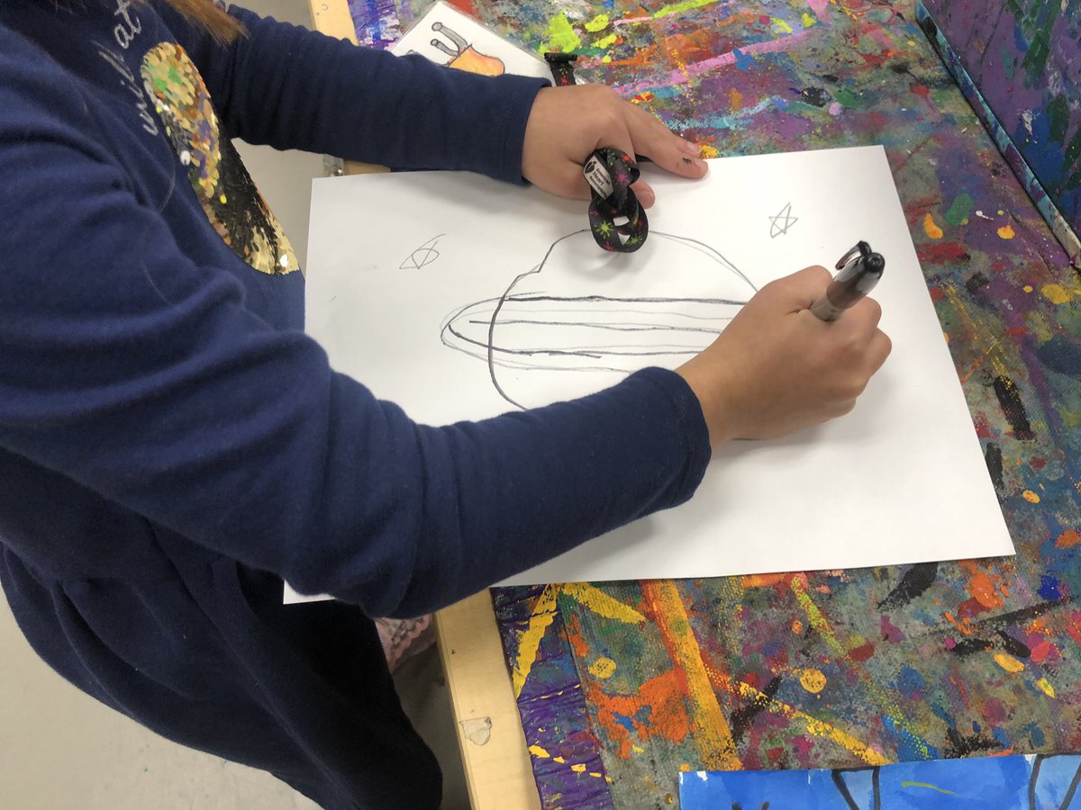 msbinghamcasey's tweet image. Passionate about planets today! These kiddos will surprise you! #scienceconnection #iaminnovative @MsAnderson_1st  @HortonsCreekES