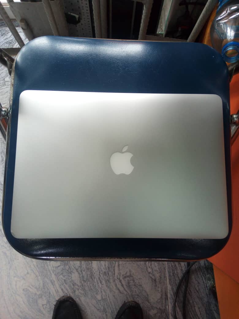 tobilanre's tweet photo. MacBook Air (2017), Intel core i7, 128gb ssd, 8gb Ram #VerifiedTacha #NairaMarley Dreylo Keke #StopPOScharges #UndefeatedMercy #PowerTacha https://t.co/VkfF0DlJSY