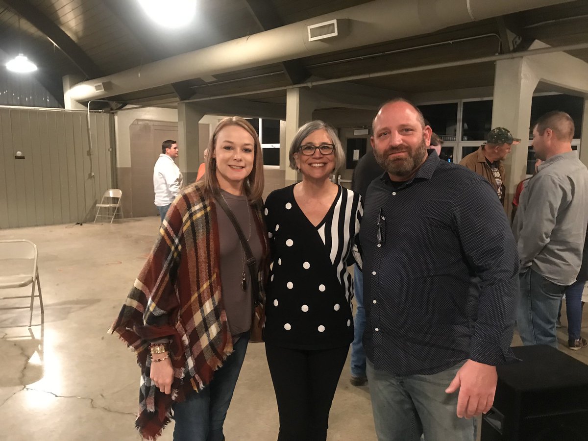 WagleforKansas's tweet photo. Thank you Montgomery County GOP for having me. What an energetic crowd ready to reelect President Trump. We need to work just as hard to keep #kssen red. I told them we need a conservative woman to defeat the Sebelius/Kelly playbook or we risk losing the Senate. #TeamWagle https://t.co/Ba2rmIOdy7