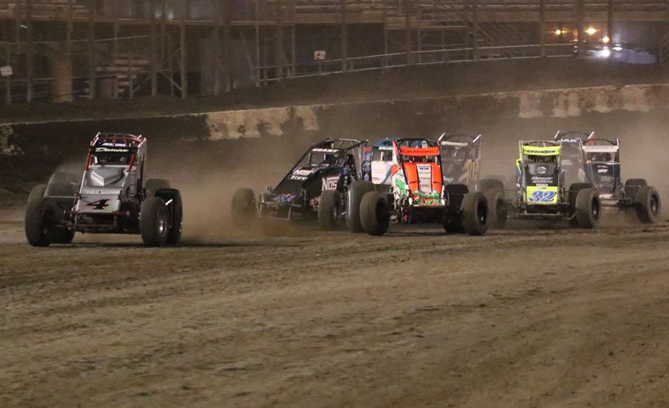 perrisautospdwy's tweet photo. Bobby Kimbrough nailed this fabulous shot at last week's Oval Nationals. @perrisautospdwy @OneDirt #perrisautospeedway #usac #usaccra #sprintcars #onedirt https://t.co/VWwan9hK0Z