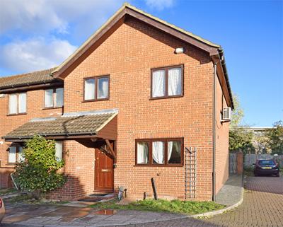 property for sale in London
Three bedroom semi detached property with approved planning permission The property is ideally located for North Wembley train station