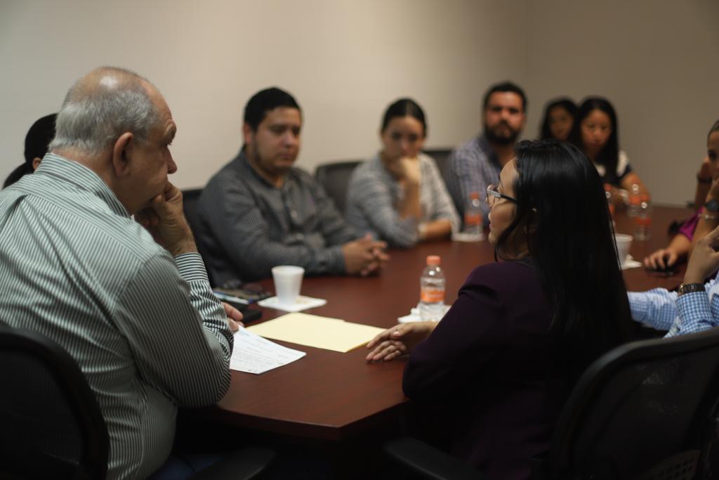 SheilaCadena's tweet photo. Con el fin de ejecutar y promover las actividades y programas que beneficien el desarrollo pleno de las y los jóvenes de nuestro estado; firmamos Convenio de Colaboración entre el @ConalepTabasco y el @_injudet.

¡Enhorabuena!

#INJUDET #TABASCO https://t.co/uKYyCIU8vX