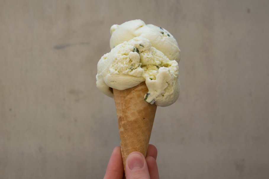 It might not be winter season yet, but it's still cold out there! And it just might be the best time of year to eat #icecream 🤗 spoonuniversity.com/lifestyle/eat-…
