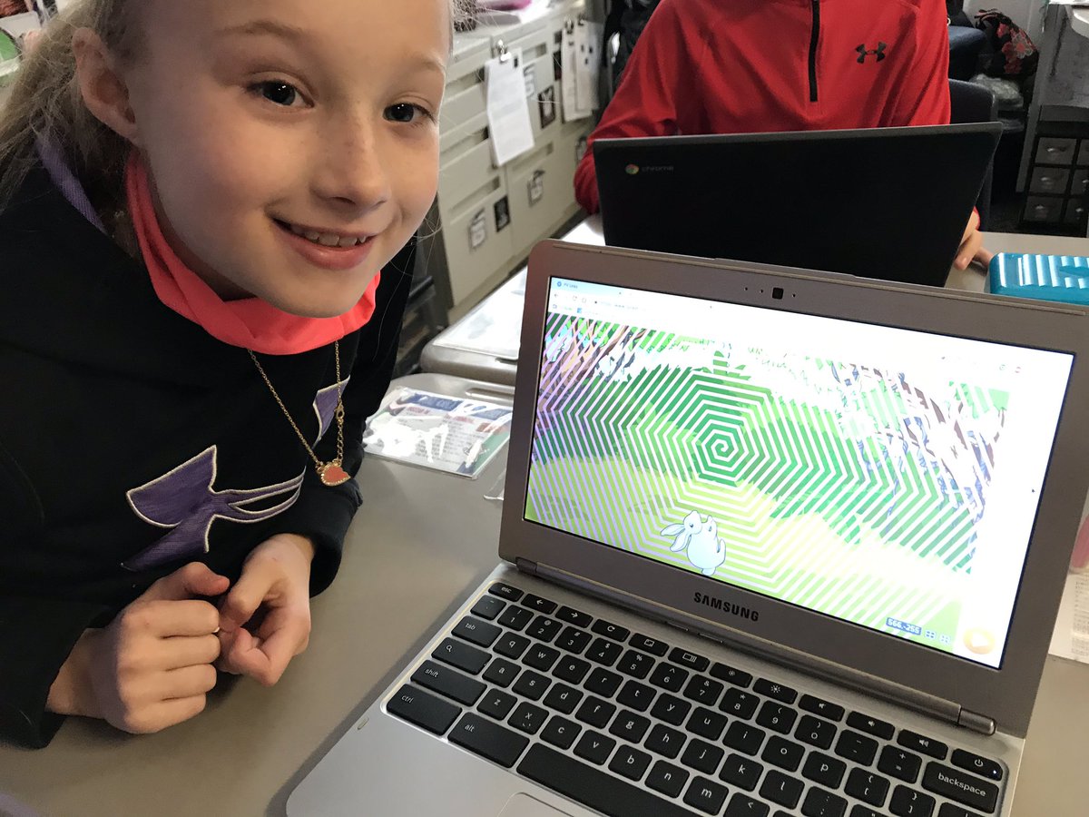 PVBuchanan4th's tweet photo. Tynker and computer programming in action! Thank you, Mrs. Innes, for such a fun coding lesson! #pvpride #gotynker https://t.co/Wdp30Ak2Rt