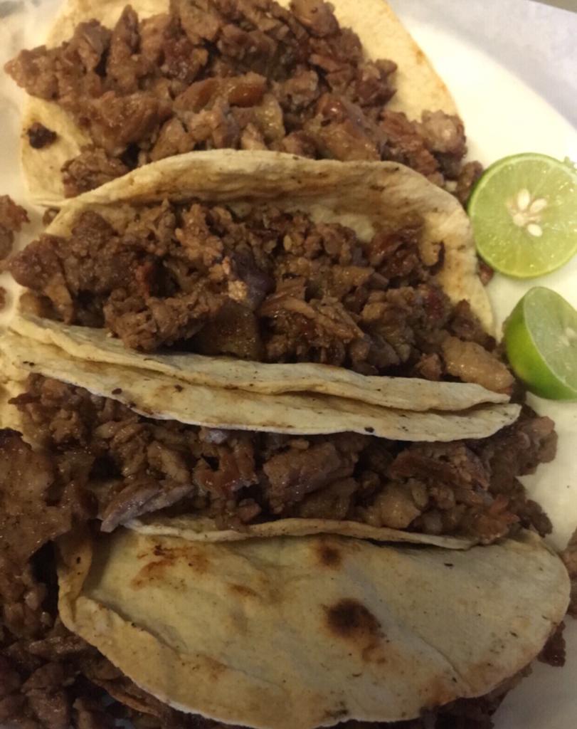 Seeing as this tweet got a good amount of love i want to take the chance to shoutout my parents small business located in the 956 Pollos Asados El Norteño 4409 N Cesar Chavez Rd San Juan, Tx  if ya'll could show some love here too it would be greatly appreciated🙌🙏