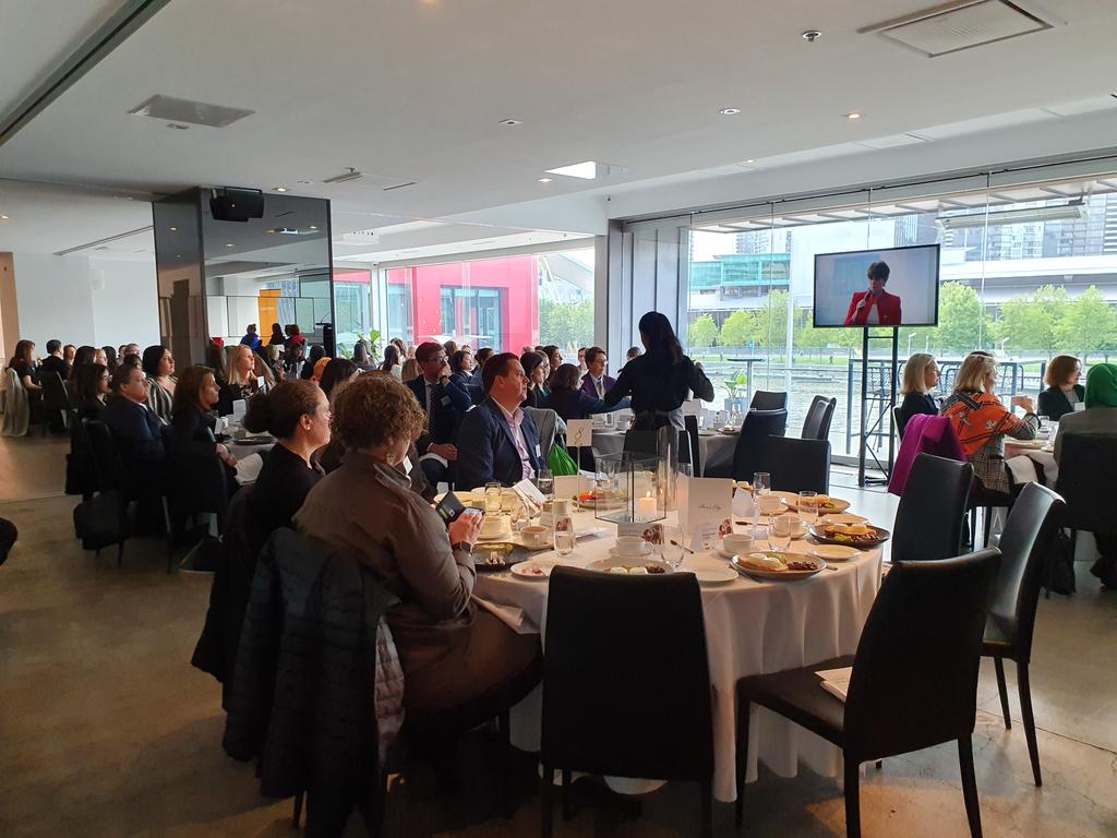nuz05's tweet photo. #wlsvbreakfast important conversation on #genderequity @WomensLegalVic https://t.co/6fZvI494oX