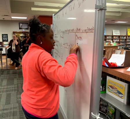 SummitMS_AVID's tweet photo. @spmeagles #7th graders in @RichlandTwo conducting PD for faculty on TRFs and how tutorials can be used #schoolwide! Great job #AVIDLeaders!!
@mpbcab @AvidSoutheast @AVID4College #CollaborativeStudyGroups https://t.co/bIqURi6Y6e