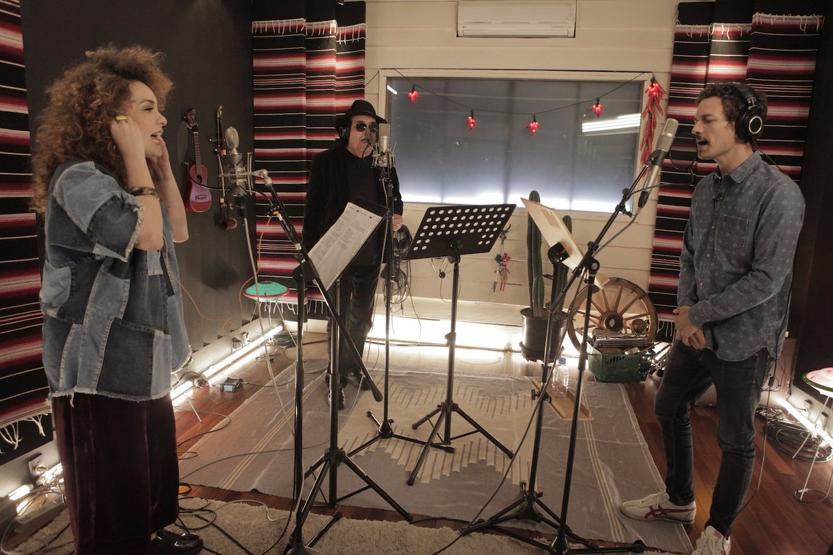 Clubversao's tweet photo. É hoje o encontro entre @ailamusic, Paulinho Boca de Cantor e @elcaloncho num episódio repleto de descontração e leveza! O programa vai ao ar logo mais, às 18h no @CinemaxBR, com reprise às 19h30.

#PolarFilmes #ClubversãoLatino https://t.co/txNYcsi9f9