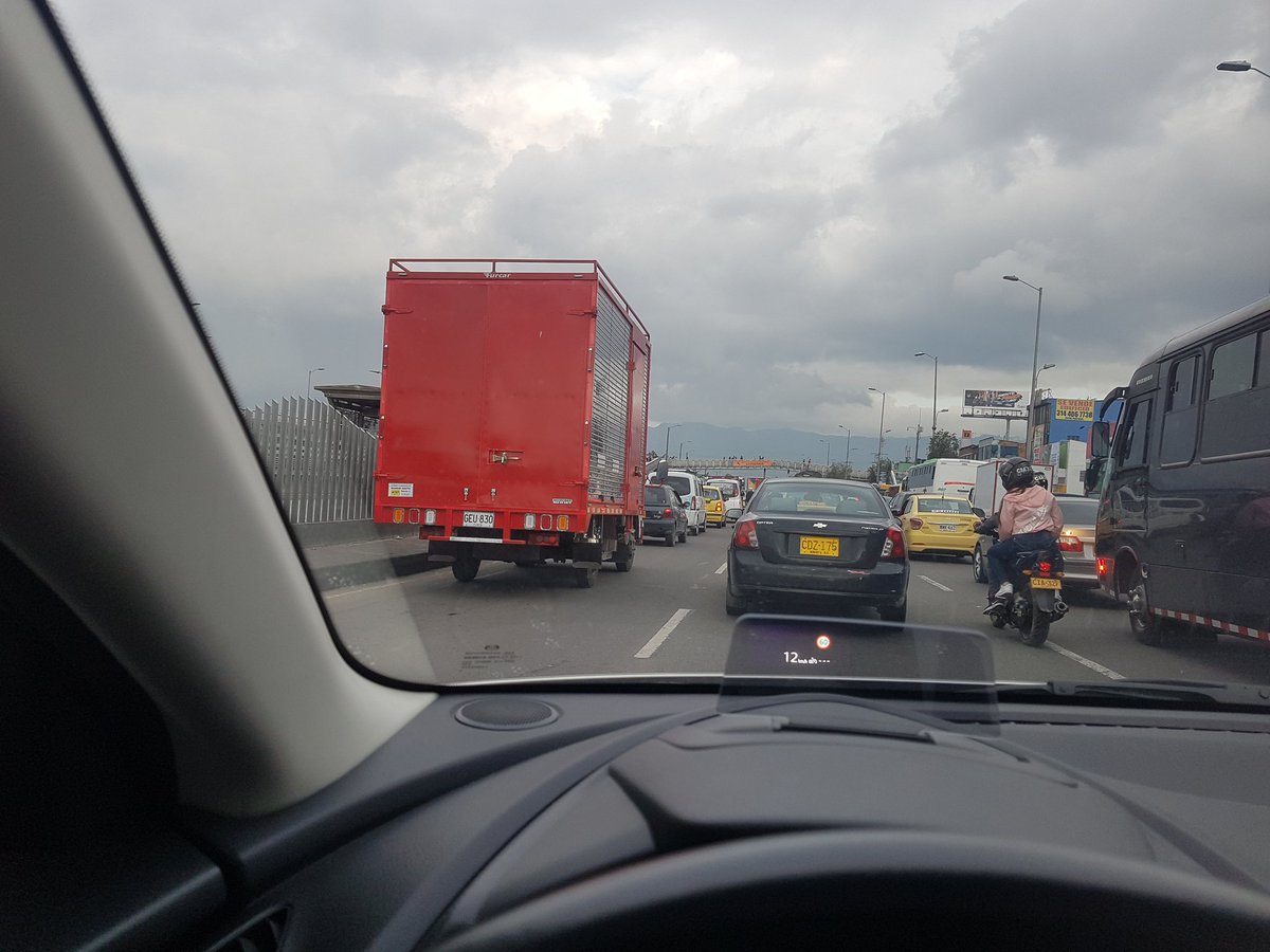 la_wathaa's tweet photo. @SectorMovilidad buenas tardes, Avenida américascon 68  imposible todos los días y a toda hora!! Cual es la solución aquí para los particulares??? https://t.co/vINqdk7QJT