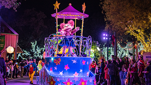 KPartnersHotels's tweet photo. Planning a trip to San Antonio for @SeaWorldTexas Christmas Celebration?  We have your home away from home just down the street at Homewood Suites.   https://t.co/J3Pw0E0rk4  #Christmas2019 #SeaWorld https://t.co/YNrblzmrRp