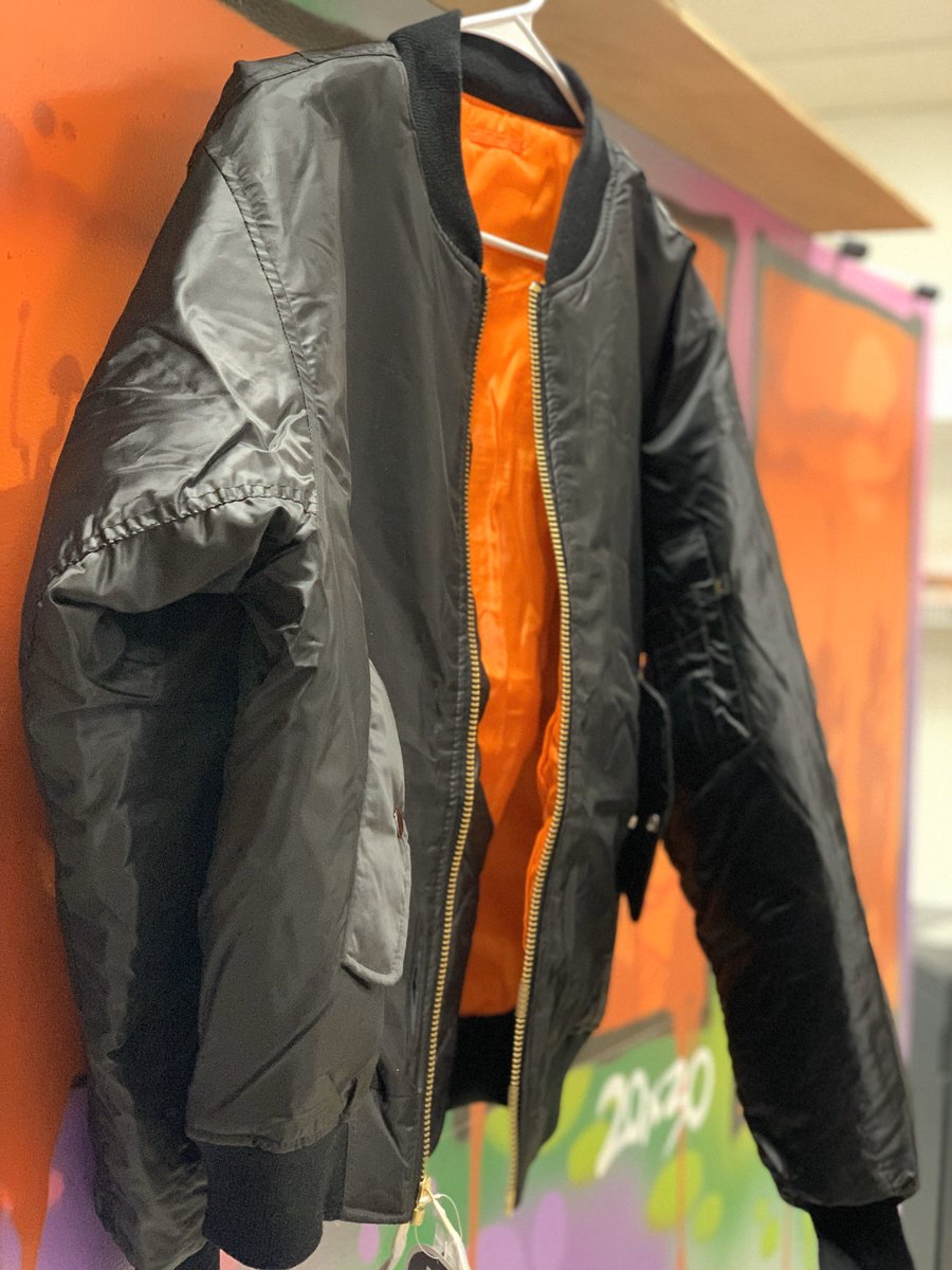 ManuiLL's tweet photo. We got some official #FlightJackets for sale at a great price! #Christmas right around the corner... #customize our take them as is. @iLLinkCT https://t.co/xChMqmFCT9