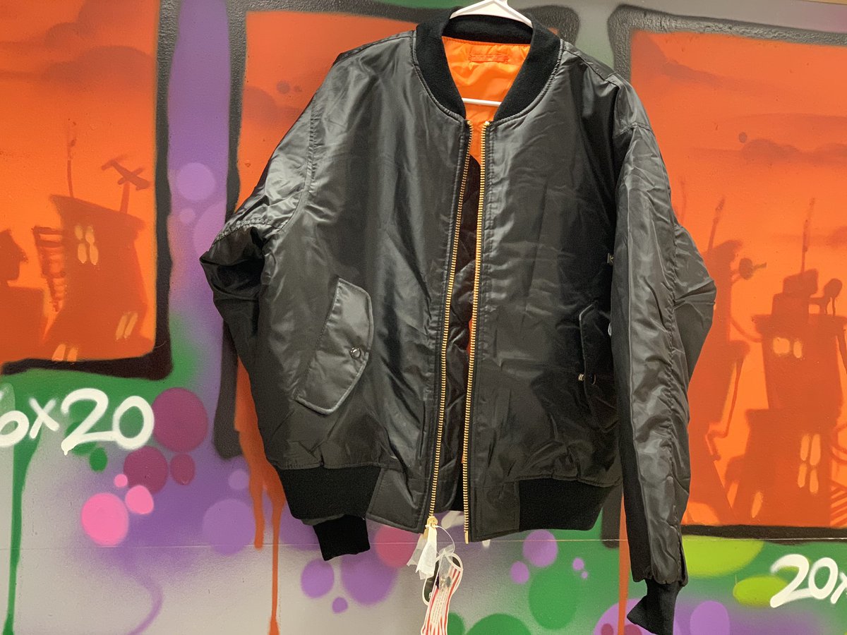 ManuiLL's tweet photo. We got some official #FlightJackets for sale at a great price! #Christmas right around the corner... #customize our take them as is. @iLLinkCT https://t.co/xChMqmFCT9