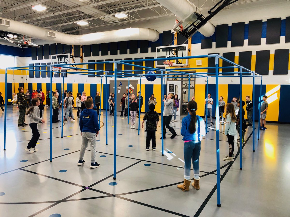 Keenanlions's tweet photo. Kids having fun playing with our new 9 square in the air game in PE today! #KESKidsMatter https://t.co/9SiOqrVAC1