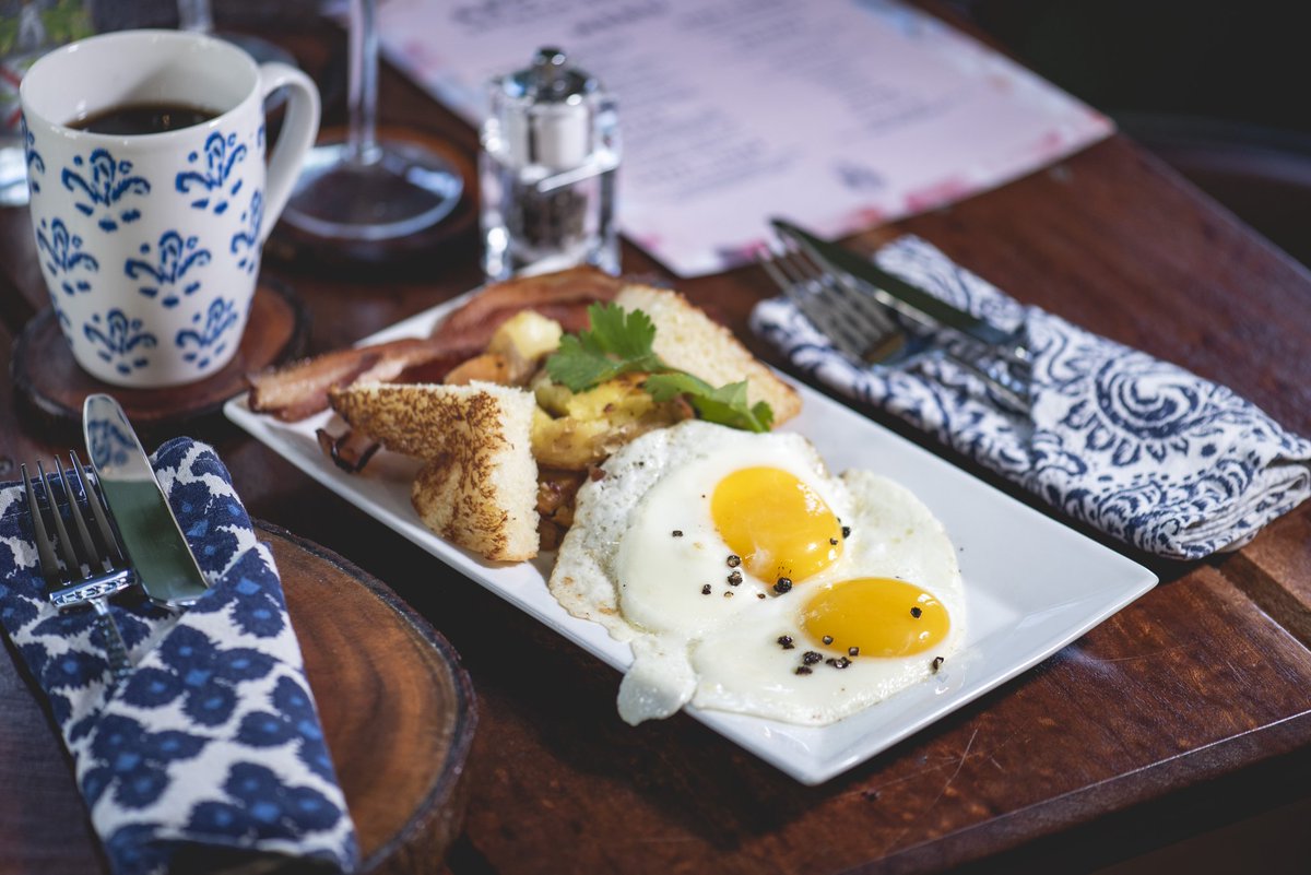 The Mahnin' Mahnin'! ☀🇻🇮☀ Two eggs cooked to your preference, our rosemary homefries, your choice of bacon, ham, or sausage with our housemade sourdough 🍳🥓🍞 It's the mahnin', just the way you like it ☀

Make your reservation: tinyurl.com/y57zc2tg

📸 by <a href="/OldMangoCompany/">Mango Media 🇻🇮🇻🇬</a>