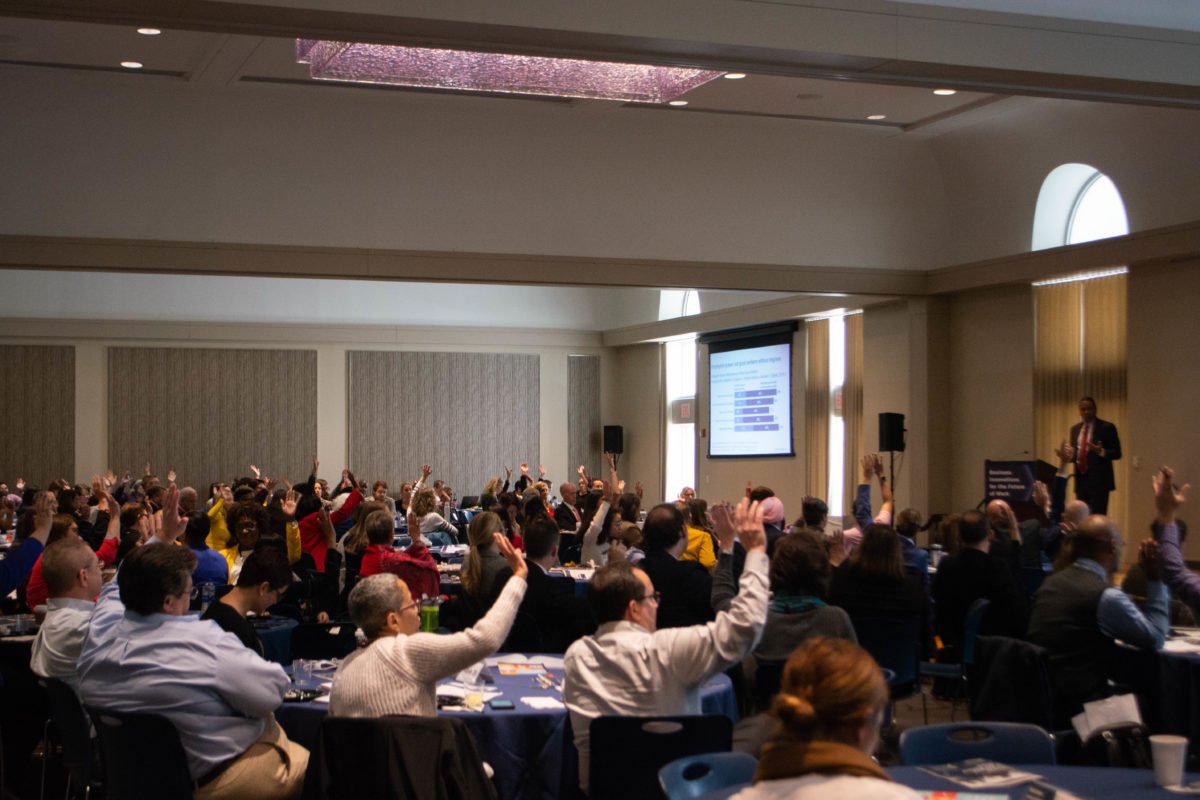 PHLWorkforce's tweet photo. Thank you for joining us last week for the Future of Work Summit! Couldn't make it to #PHLFutureofWork? Here are 5⃣takeaways via @Generocity ⬇️ https://t.co/EzDOmof6gE https://t.co/4rFxspjBUK
