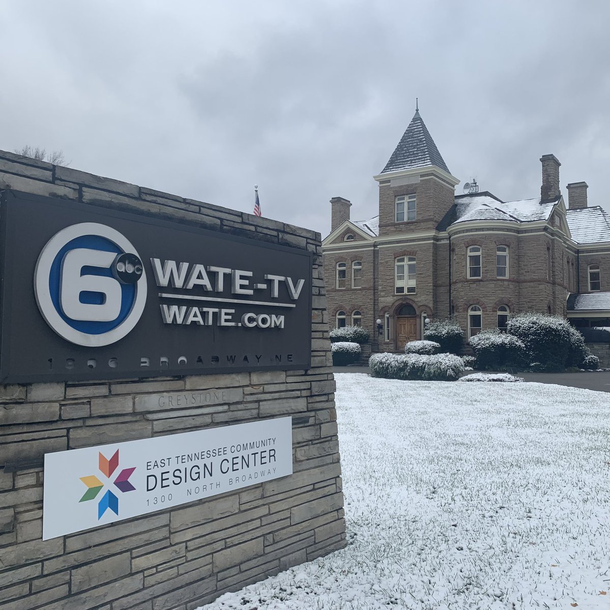 melmorris26's tweet photo. Snowy Greystone is my favorite. ❄️ 
#tnwx #firstsnow #wate https://t.co/Iq5aMnvoHW