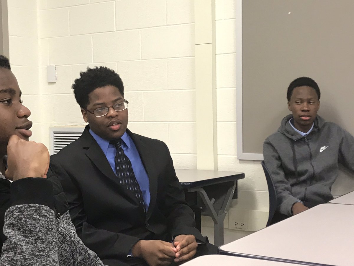 Danielle2Carter's tweet photo. .@federalreserve Research Assistants Annie and Craig talk to Largo HS Finance students about the work of the Federal Reserve. @pgcps #inflationgame #CareerTechEd #naf https://t.co/73oAOHbIkU