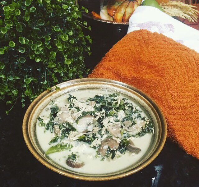 AnaiseIsDead's tweet photo. I'm really loving soup season!! I made paleo creamy chicken and mushroom soup. It's so good! 
#soup #healthy #paleo #chickensoup #tasty #yum #coldweatherfood #comfortfood #delicious https://t.co/O1LN6IyBpQ