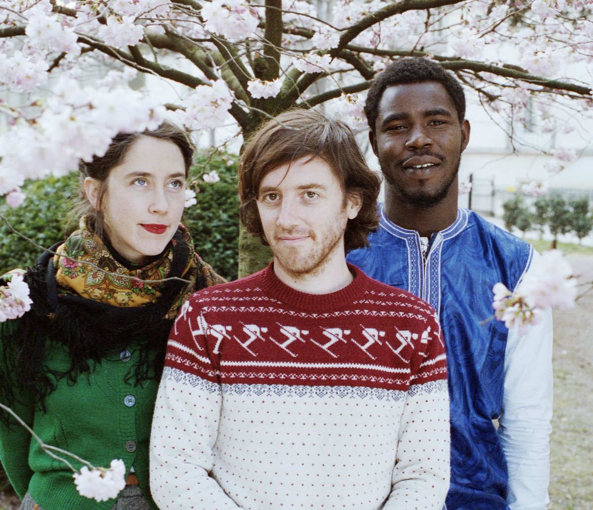 ifru_london's tweet photo. #Tonight @ifru_london
#MusicRendezvous presents #StrandedHorse’s debut UK show for its new piece making elegant and intricate connections between Nick Drake-like finger-picked folk and traditional West African sounds. 🎵✨
7.30 pm @ifru_london
👉 https://t.co/iTzYiaUJf5 https://t.co/GBh9OsnqLA