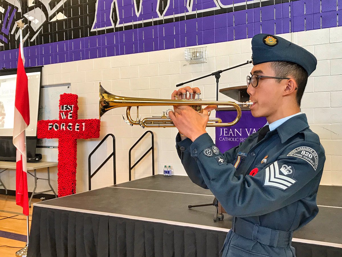 KatharineSteve's tweet photo. Thank you to our Royal Canadian Sea Cadets, Army Cadets and Air Cadets who participated in each Remembrance Day service. And thank you to each and every JV student for your reverent participation!! #VanierWay #VanierProud @HCDSB https://t.co/JEVXps3yLB