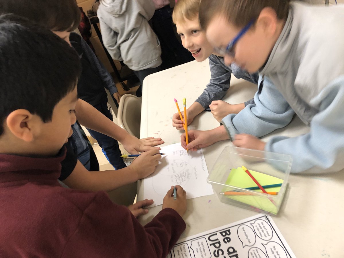 SMS_CounselorP's tweet photo. 5th graders comparing and contrasting bullying and cyber bullying! They also discussed ways to be upstanders in either situation! #createnohate #TeamDCS @TweetDCS_SIS https://t.co/oo4qqvBW8a