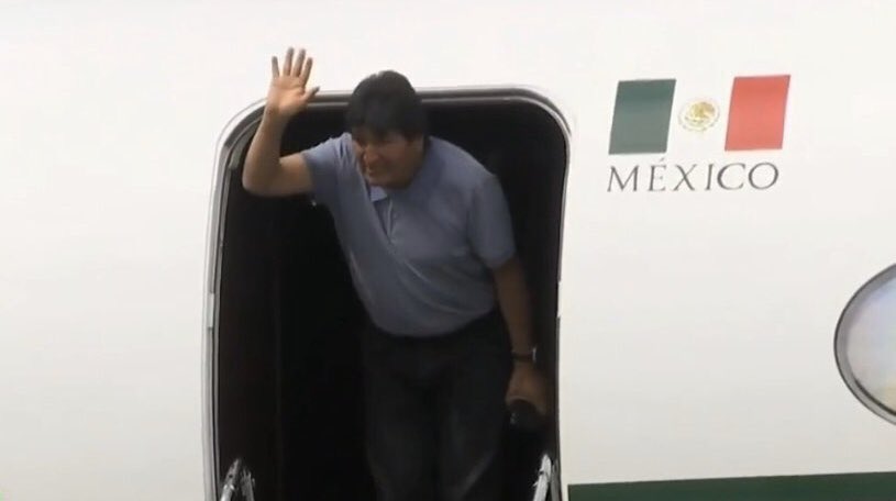 Megafono_Mx's tweet photo. ÚLTIMA HORA: Evo Morales ya se encuentra en México https://t.co/tcO1uDORsG