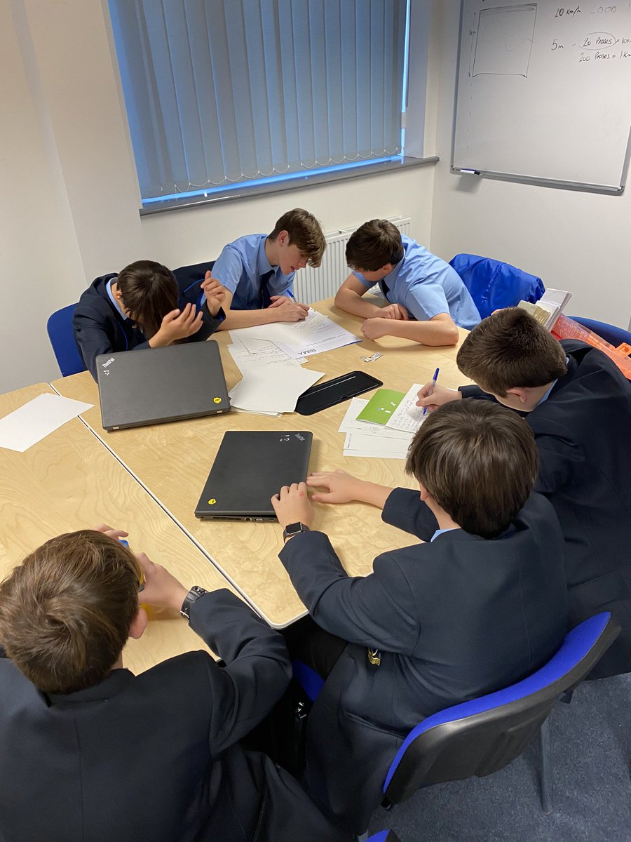 ComputingDls's tweet photo. A fantastic Day with our Year 9s @DLS_StHelens working John from @angel_solutions working on solutions to reduce the amount of plastic in our oceans. @BIMA #BIMADigitalDay https://t.co/L7TBABAYDu