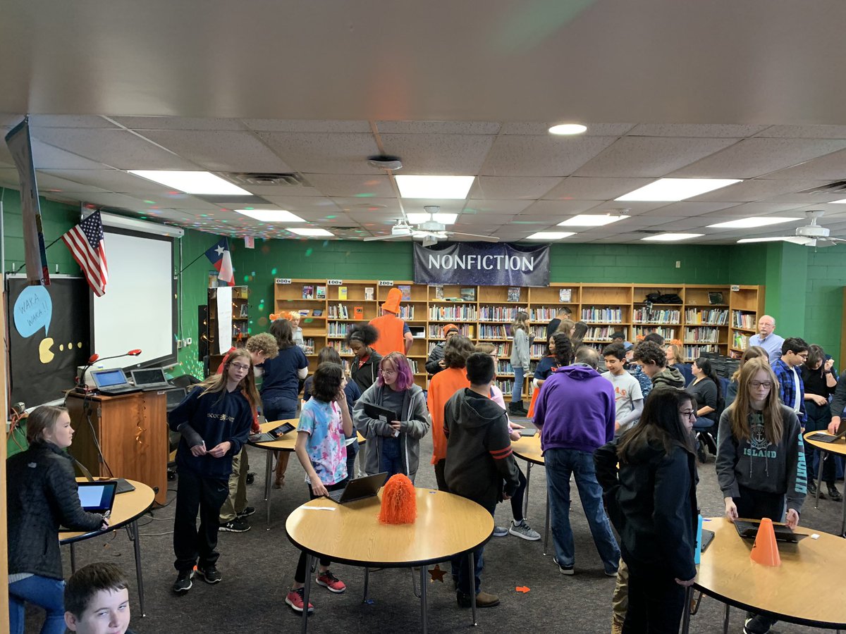 BMSBears's tweet photo. 8th graders getting #everyone2one chromebooks! Big thank you to the parent volunteers, @aisdtdt, teachers who gave up their #offperiod! Students are pumped! #aisdgamechangers #techbears https://t.co/M1KPSuU9V2