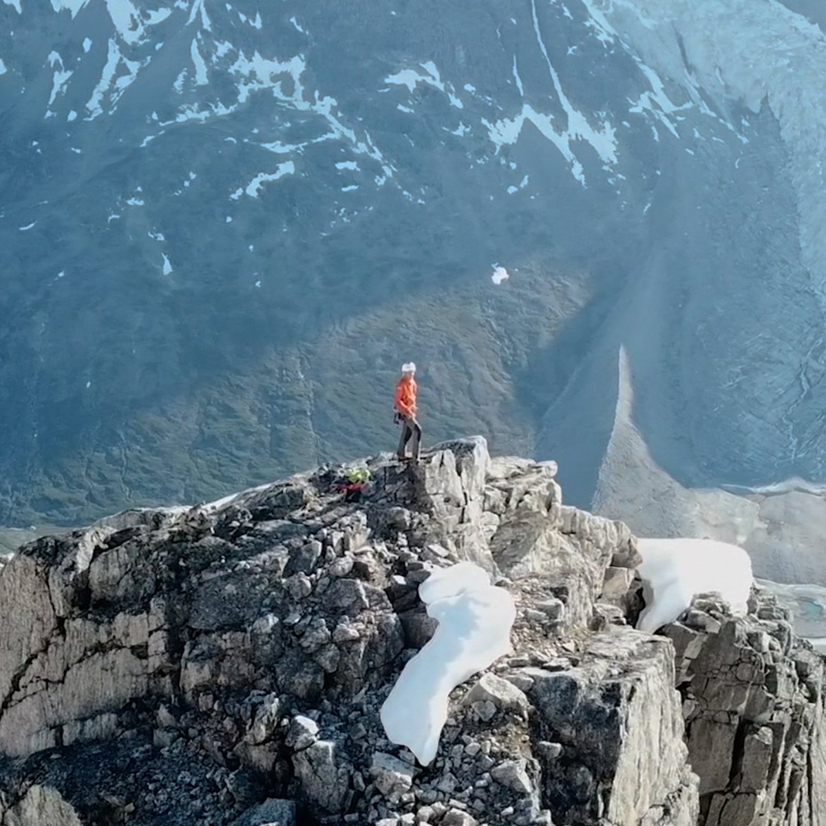 GORETEXna's tweet image. We test to the limits, because life tests to the limits. 
Find out why at gore-tex.com/experience/tes… 

#TestedForLife