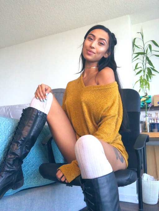Not only did I have a great show yesterday but I also got dicked down by Sam when I logged off! (He must<a href="/tag/chaturbate"class="tags"><span>#chaturbate</span></a>