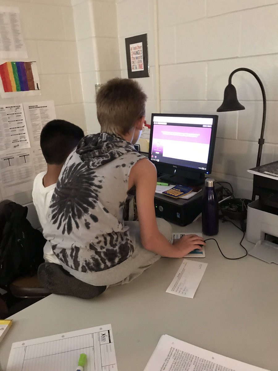 heathgone13's tweet photo. From Focused Notes to having to pair up at my desk to do a #quizzes, @HumbleISD_TMS we are working hard to learn Sentence Structure!!! #TMSmadness #TMSrela @TMSAVID https://t.co/FmlofD5ImP