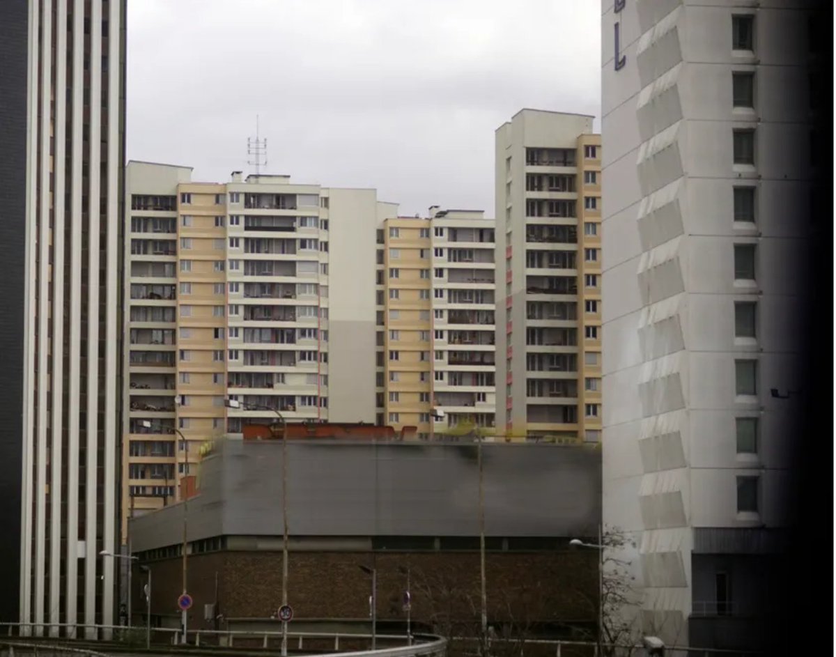 PatrickFavrel's tweet photo. #Villes-#Banlieues : quel partage des richesses ⁉️ 

➡️ A écouter absolument si l'on veut comprendre ce qu'inegalites &amp; #segregations sociales veulent dire...
#entendezvouslecho @Tiphainederock via @franceculture https://t.co/Vm1Tzuvgu1 https://t.co/VUZd1jcjfA