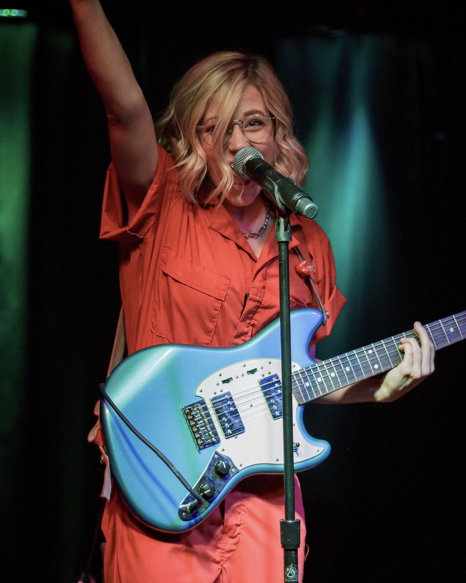 MisterBeardMan's tweet photo. @JosieDunneMusic photographed on 11/10/19 in Columbus Ohio. https://t.co/MbticYMJuJ