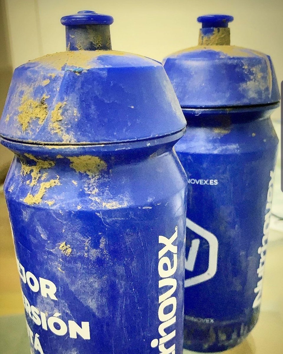 Nutrinovex's tweet photo. Hoy Alberto Losada se habrá tenido que ir a la ducha con los bidones Nutrinovex 🤣🧼🚿 Y a ti, ¿Te gusta rodar sobre barro? https://t.co/rPlKOJbDFt