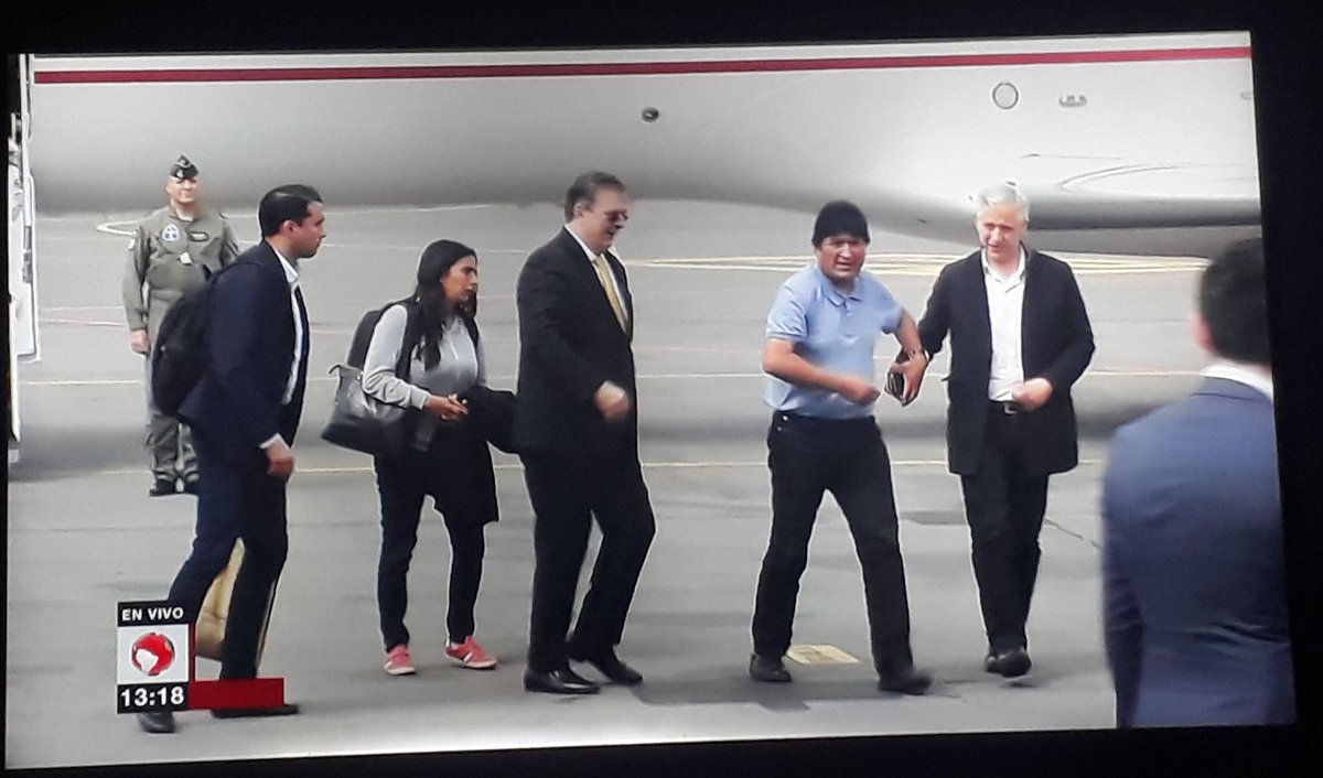 rpinto2289's tweet photo. No se preguntan todos por qué nunca responde, ninguna pregunta de la prensa? @evoespueblo
Tiene tan aprendido su discurso de hacerse la víctima.
Ya está en México y el mismo discurso. https://t.co/Ea1T9r1cJO